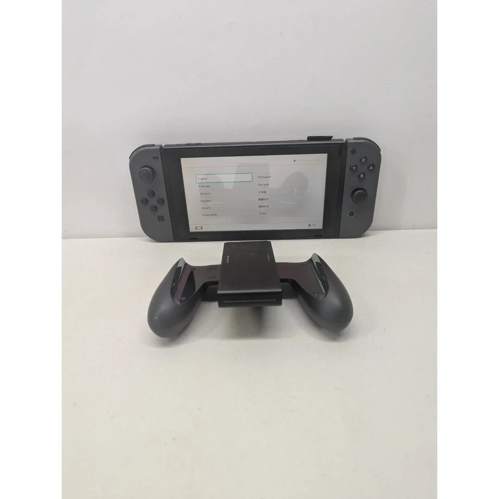 Nintendo Switch Console (HAC-001) with Gray Joy-Cons + Comfort Grip